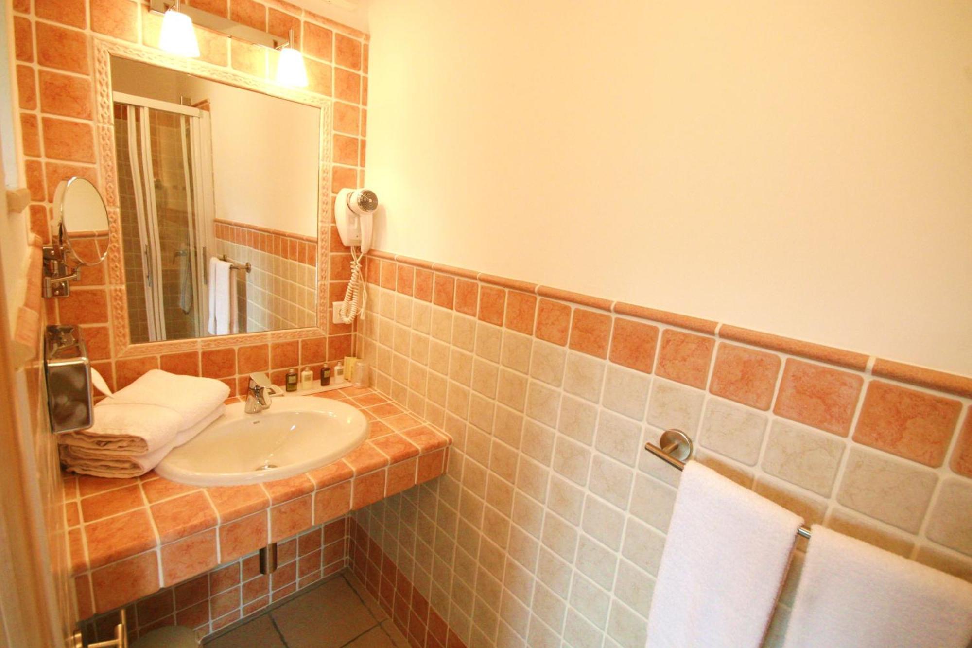 Hotel Marc-Hely La Colle-sur-Loup Room photo